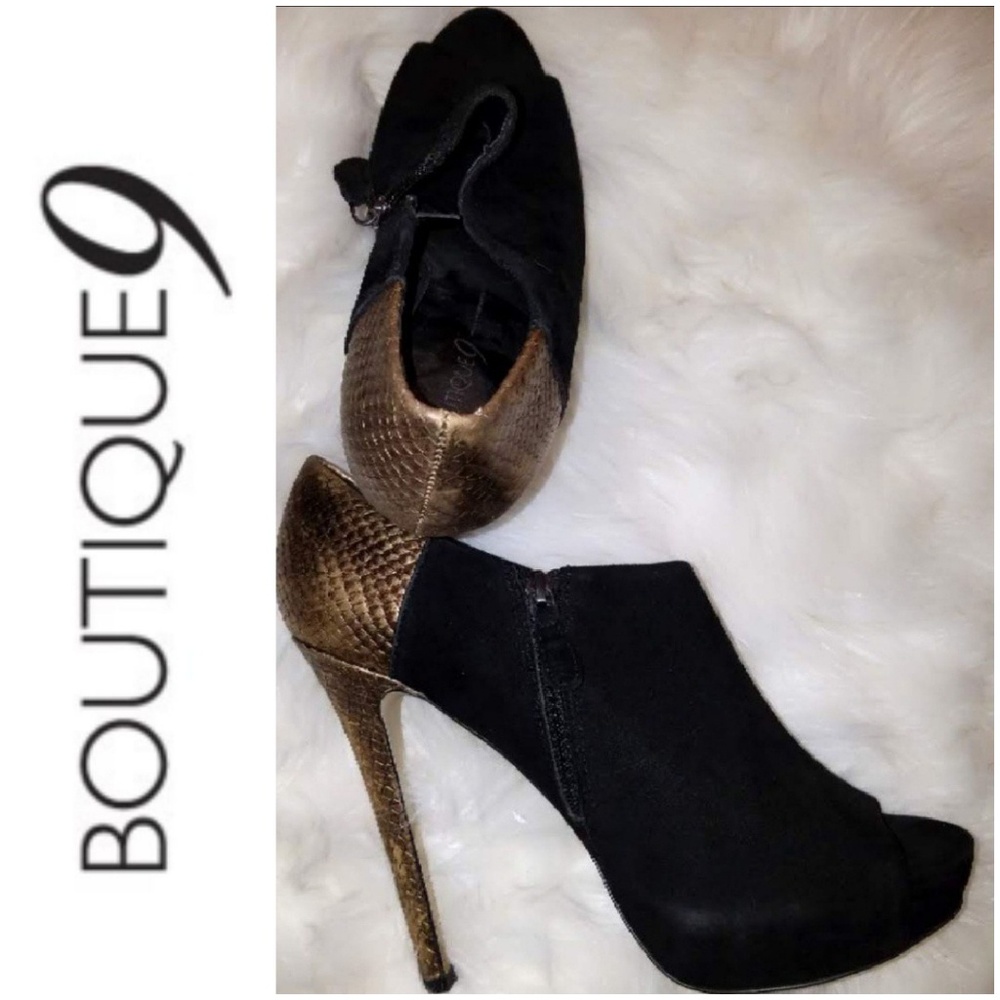 Boutique 9 Black & Gold Suede Platform Booties